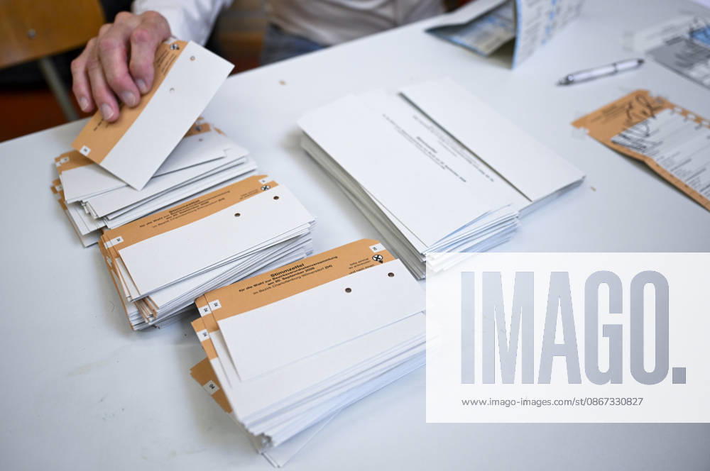 Voters head to polls for Berlin and Mecklenburg-Vorpommern state elections in Germany BERLIN, GERMANY - SEPTEMBER 20: Voters cast their ballots at a polling station in the Charlottenburg district during state elections in Berlin, Germany on September 20, 2026. Voters went to the polls for state elections in both Berlin and Mecklenburg-Vorpommern to elect their respective regional legislatures. Halil Sagirkaya Anadolu Berlin Germany. Editorial use only. Please get in touch for any other usage.