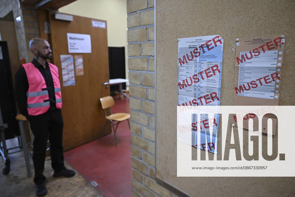Voters head to polls for Berlin and Mecklenburg-Vorpommern state elections in Germany BERLIN, GERMANY - SEPTEMBER 20: Voters cast their ballots at a polling station in the Charlottenburg district during state elections in Berlin, Germany on September 20, 2026. Voters went to the polls for state elections in both Berlin and Mecklenburg-Vorpommern to elect their respective regional legislatures. Halil Sagirkaya Anadolu Berlin Germany. Editorial use only. Please get in touch for any other usage.