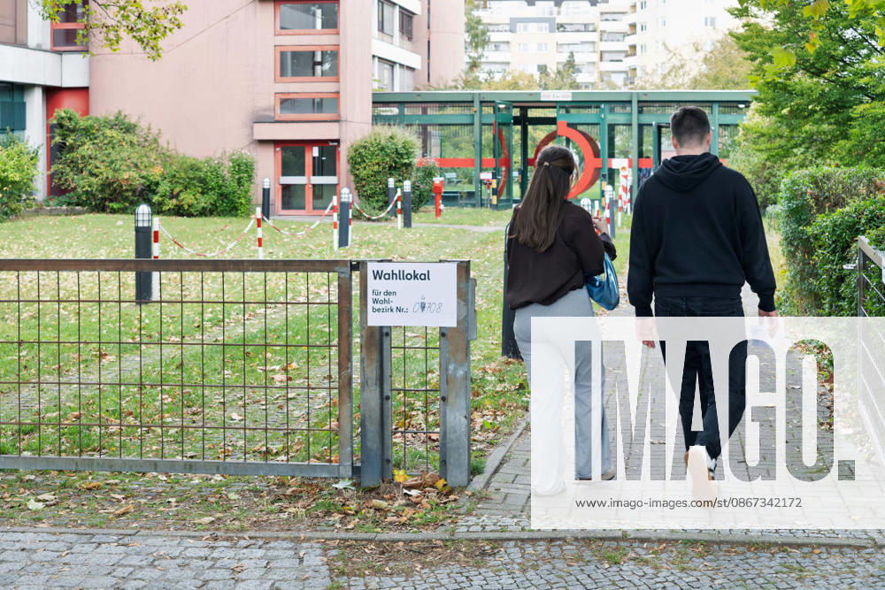 Berlin, September 20, 2026, Today, Sunday, elections will be held for the 20th Berlin House of Representatives and the district councils. Polling places for electoral district 04708, Institute for Dentistry, Oral and Maxillofacial Medicine, constituency 79, Berlin Charlottenburg Wilmersdorf