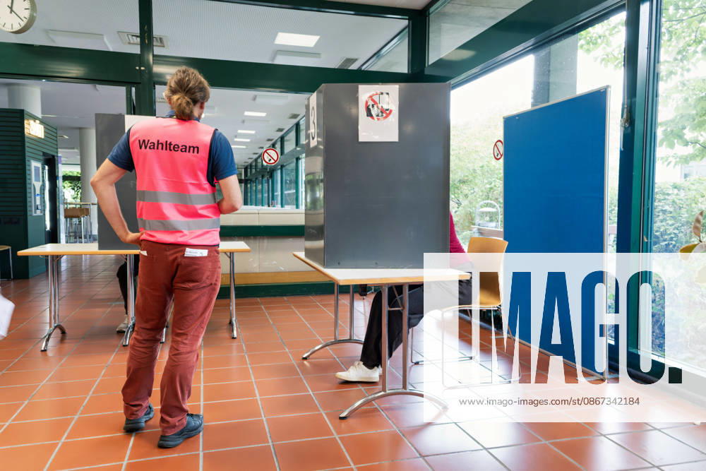 Berlin, September 20, 2026, Today, Sunday, elections will be held for the 20th Berlin House of Representatives and the district councils. Polling places for electoral district 04708, Institute for Dentistry, Oral and Maxillofacial Medicine, constituency 79, Berlin Charlottenburg Wilmersdorf