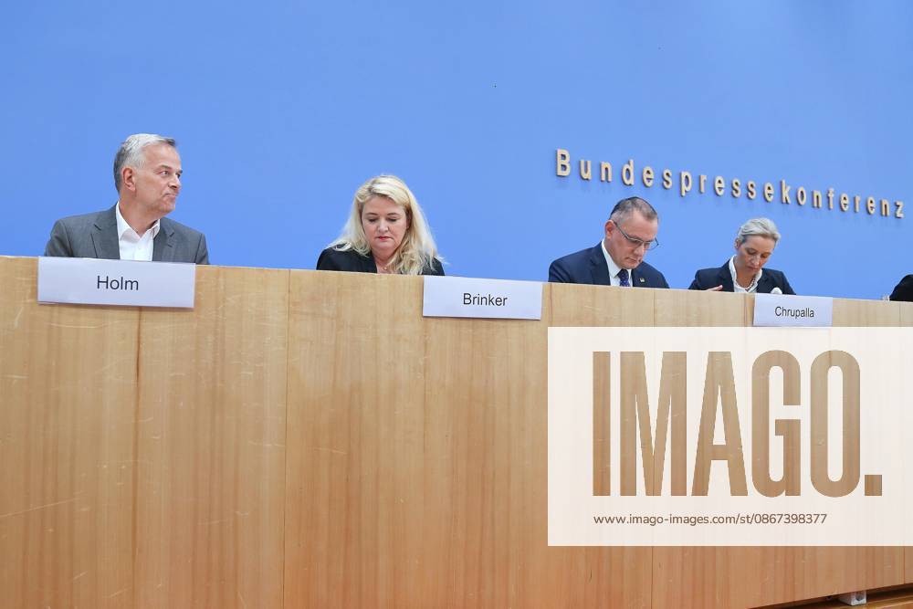 Federal Press Conference: AfD—Impact of the State Elections in Berlin and Mecklenburg-Western Pomerania on Federal Politics Leif Erik Holm, AfD candidate for the office of Minister-President in Mecklenburg-Western Pomerania, Kristin Brinker, AfD lead candidate for Berlin, and AfD chairpersons Tino Chrupalla and Alice Weidel