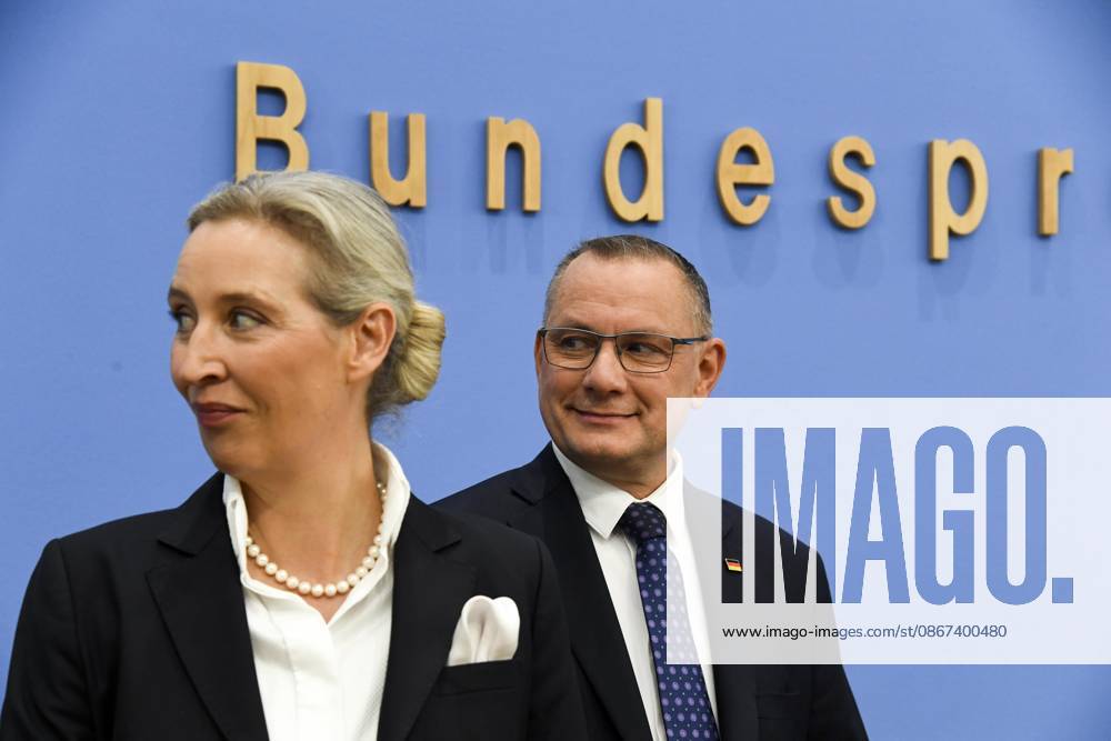 ABB BPK Alice Weidel, Federal Spokesperson for the AfD and Co-Chair of the AfD parliamentary group, Tino Chrupalla, Federal Spokesperson for the AfD and Co-Chair of the AfD parliamentary group. Topic: AfD—Impact of the state elections in Berlin and Mecklenburg-Western Pomerania on federal politics. Statement at the Federal Press Conference on September 21, 2026, in Berlin, Germany.