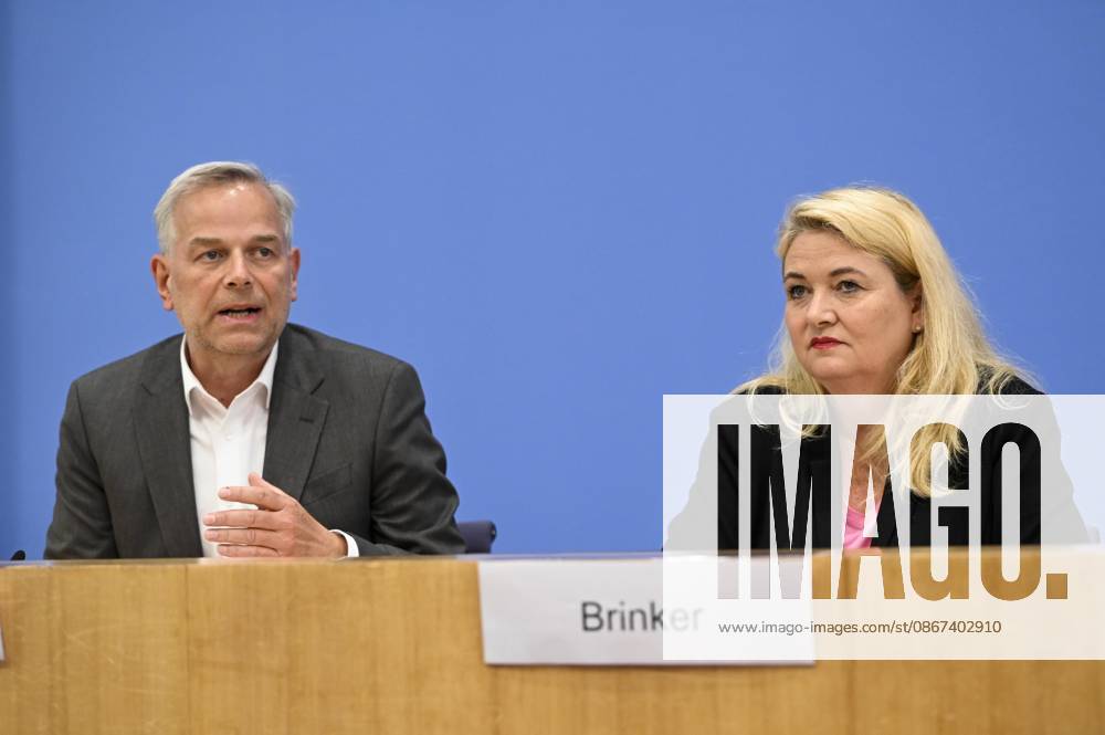 ABB BPK Leif Erik Holm, AfD Mecklenburg-Western Pomerania Kristin Brinker, AfD’s top candidate in Berlin Topic: AfD’s impact of the state elections in Berlin and Mecklenburg-Western Pomerania on federal politics Statement at the BPK Federal Press Conference on September 21, 2026, in Berlin, Berlin, Germany