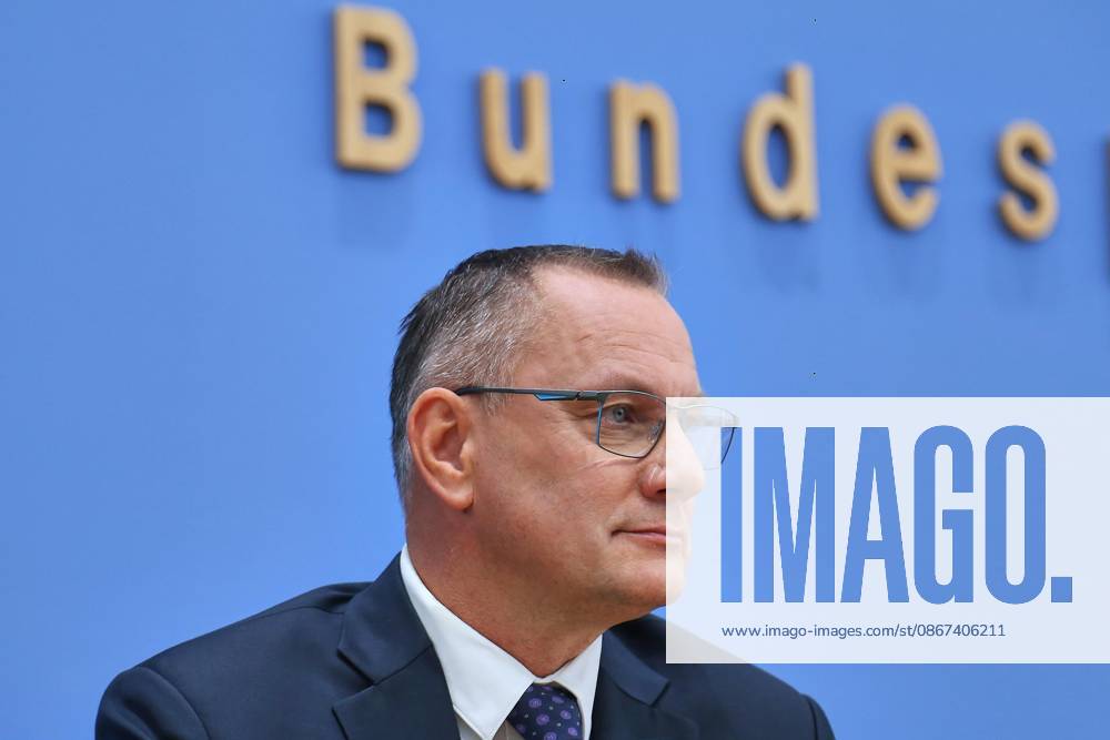 Federal Press Conference: AfD—Impact of the State Elections in Berlin and Mecklenburg-Western Pomerania on Federal Politics; AfD Chairman Tino Chrupalla