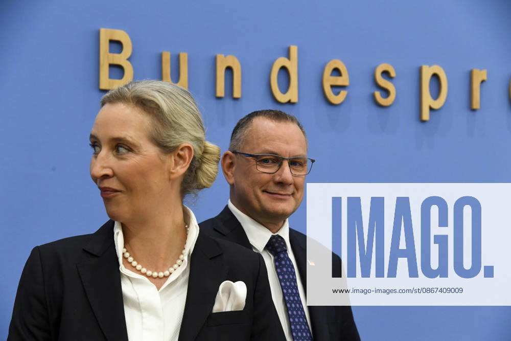 ABB BPK Alice Weidel, Federal Spokesperson for the AfD and Co-Chair of the AfD parliamentary group, Tino Chrupalla, federal spokesperson for the AfD and co-chair of the AfD parliamentary group Topic: AfD—Impact of the state elections in Berlin and Mecklenburg-Western Pomerania on federal politics Statement at the BPK Federal Press Conference on September 21, 2026, in Berlin, Germany