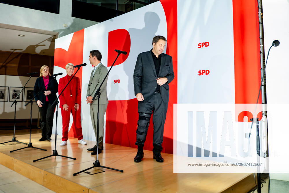 SPD party leaders Bärbel Bas (L) and Lars Klingbeil (R), and SPD top candidates in Mecklenburg-Western Pomerania, Manuela Schwesig (2L), and in Berlin, Steffen Krach (2R), at a press conference at the Willy Brandt House in Berlin on September 21, 2026 Reactions to the state elections in Mecklenburg-Western Pomerania and Berlin