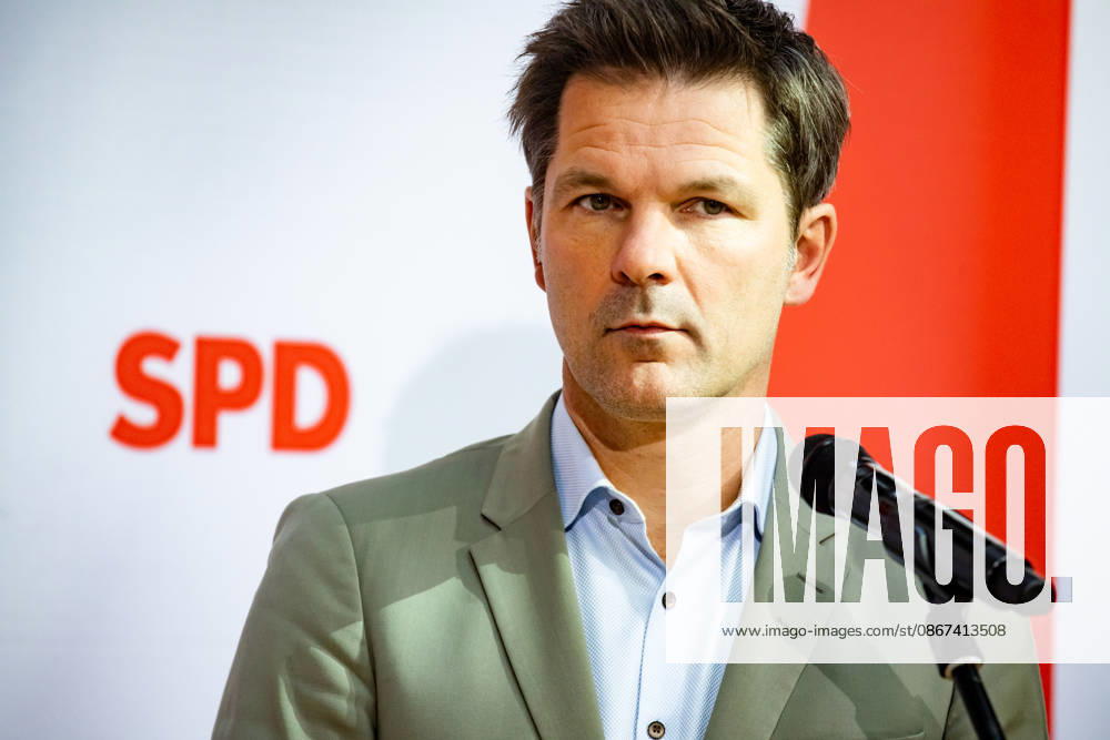 SPD s top candidate in Berlin, Steffen Krach, at a press conference at the Willy Brandt House in Berlin on September 21, 2026 Reactions to the state elections in Mecklenburg-Western Pomerania and Berlin