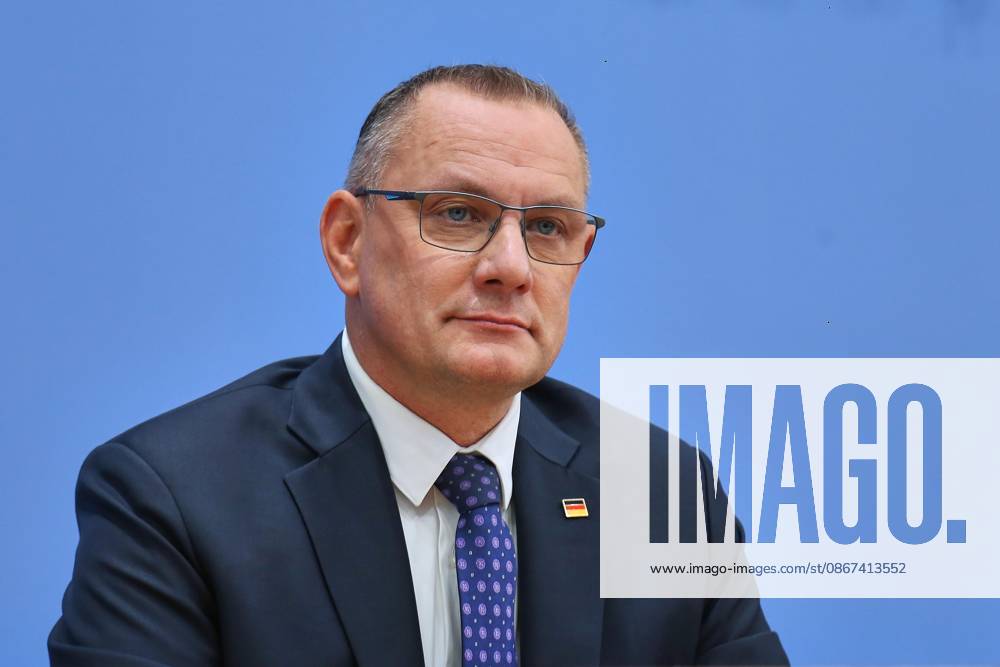 Federal Press Conference: AfD—Impact of the State Elections in Berlin and Mecklenburg-Western Pomerania on Federal Politics; AfD Chairman Tino Chrupalla