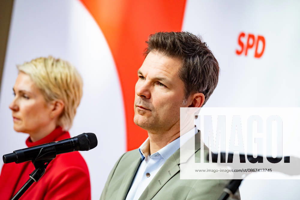 The SPD s top candidates in Mecklenburg-Western Pomerania, Manuela Schwesig (L), and in Berlin, Steffen Krach (R), at a press conference at the Willy Brandt Haus in Berlin on September 21, 2026. Reactions to the state elections in Mecklenburg-Western Pomerania and Berlin