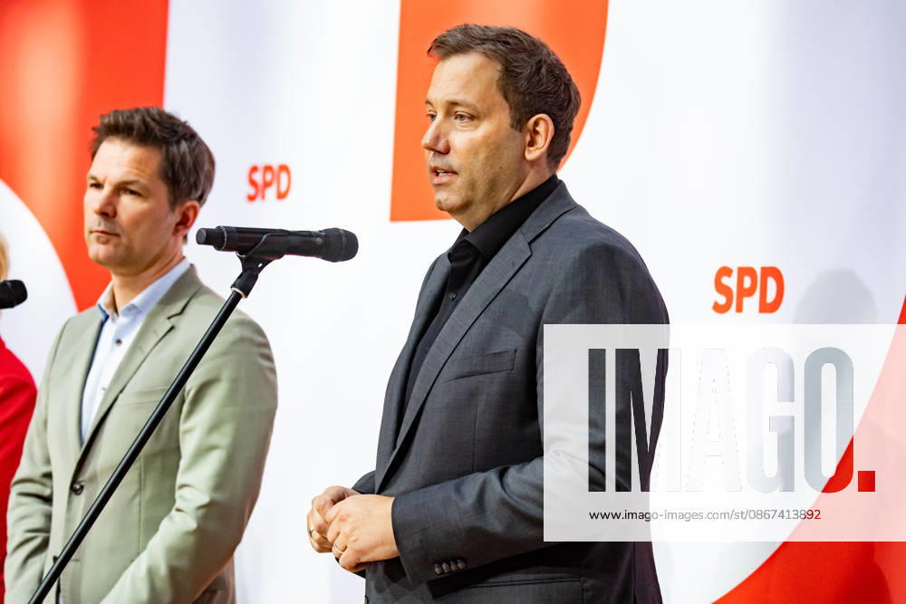 SPD Party Chair Lars Klingbeil R and Berlin’s top candidate Steffen Krach at a press conference at the Willy Brandt House in Berlin on September 21, 2026: Reactions to the state elections in Mecklenburg-Western Pomerania and Berlin