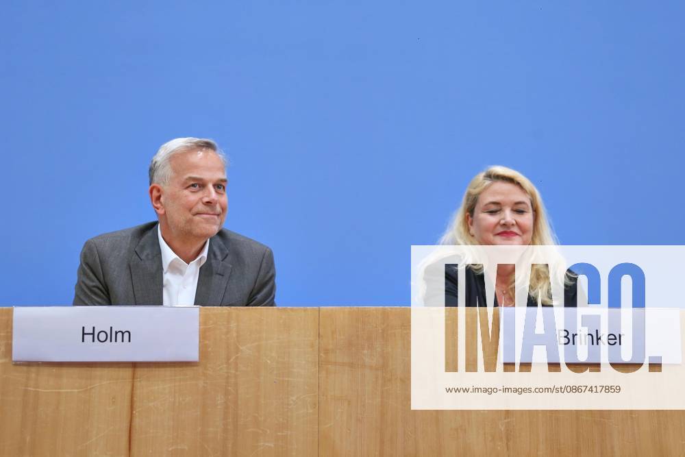 Federal Press Conference: AfD—Impact of the State Elections in Berlin and Mecklenburg-Western Pomerania on Federal Politics Leif Erik Holm, AfD candidate for the office of Minister-President in Mecklenburg-Western Pomerania, and Kristin Brinker, AfD lead candidate for Berlin