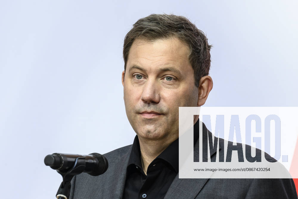 Pictured, from left: Lars Klingbeil, GER, Berlin, SPD press conference following the elections in Berlin and Mecklenburg-Western Pomerania (MV), in the atrium of the Willy Brandt House, Wilhelmstraße 141, 10963 Berlin, September 21, 2026,