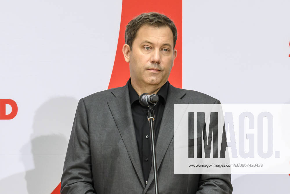 Pictured, from left: Lars Klingbeil, GER, Berlin, SPD press conference following the elections in Berlin and Mecklenburg-Western Pomerania (MV), in the atrium of the Willy Brandt House, Wilhelmstraße 141, 10963 Berlin, September 21, 2026,