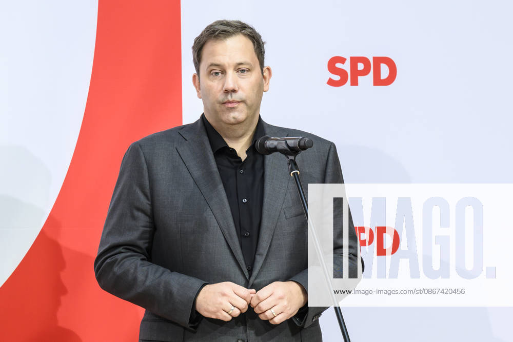 Pictured, from left: Lars Klingbeil, GER, Berlin, SPD press conference following the elections in Berlin and Mecklenburg-Western Pomerania (MV), in the atrium of the Willy Brandt House, Wilhelmstraße 141, 10963 Berlin, September 21, 2026,