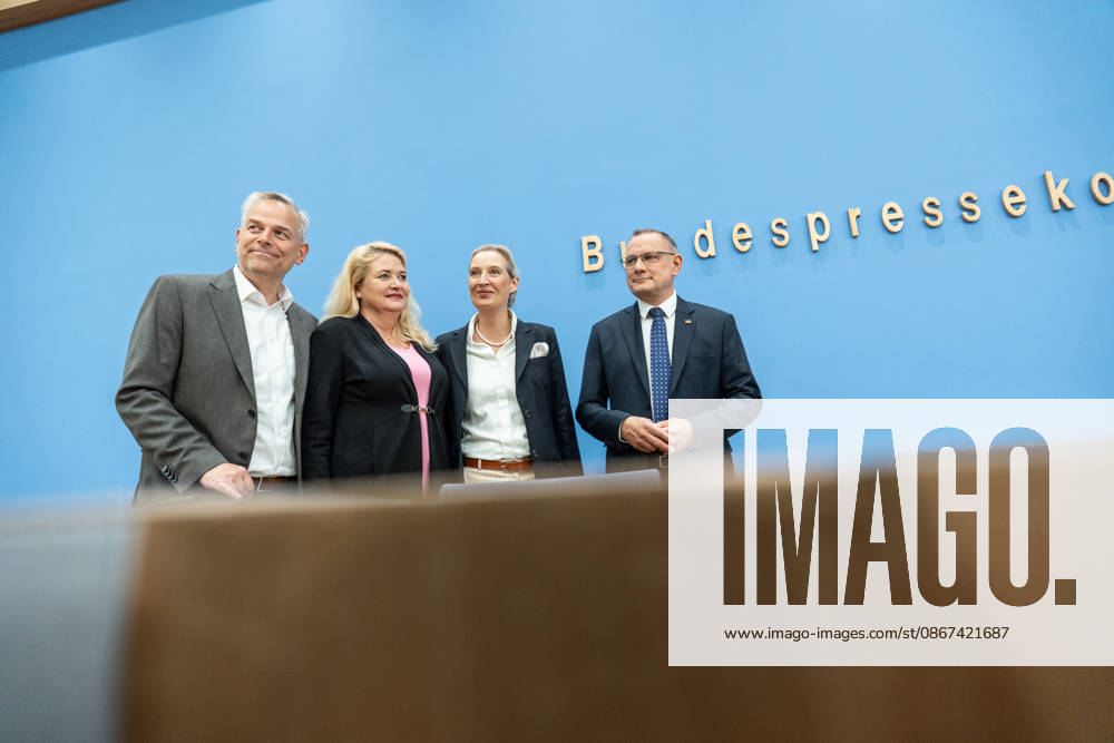 Alice Weidel, Federal Chairwoman of the AfD; Tino Chrupalla, Federal Chairman of the AfD; Leif Eric Holm, candidate for Minister-President in the Mecklenburg-Western Pomerania state election; and Kristin Brinker, lead candidate for the Berlin House of Representatives election, at the start of the Federal Press Confer