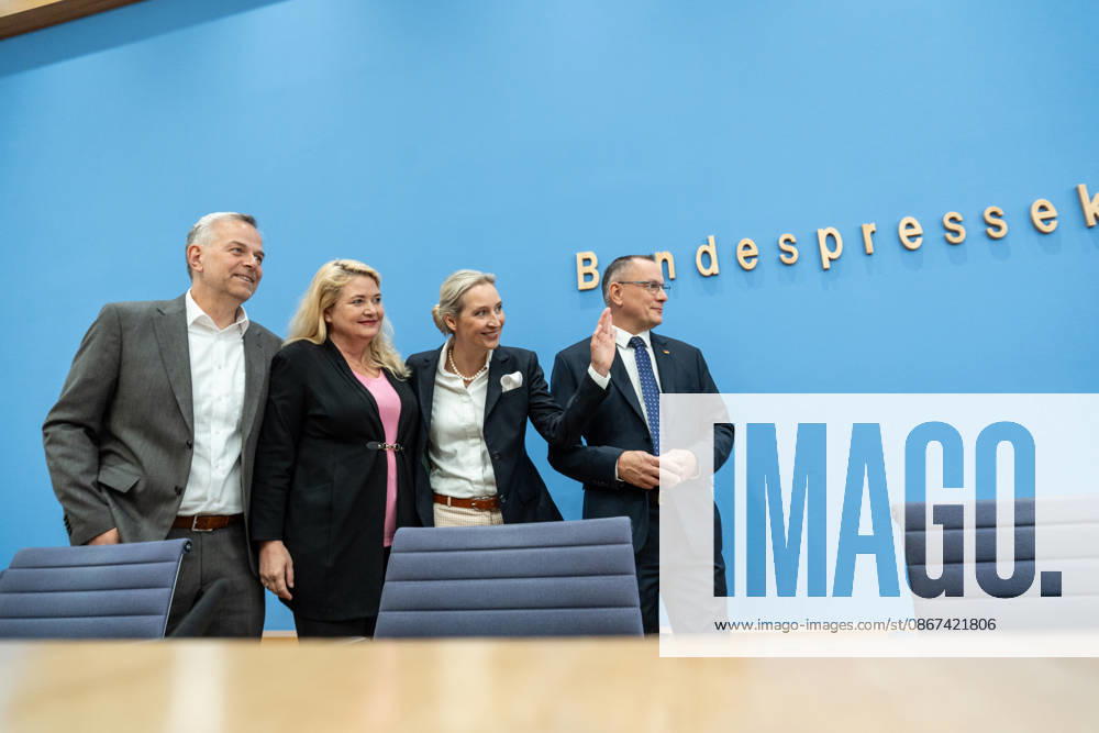 Alice Weidel, Federal Chairwoman of the AfD; Tino Chrupalla, Federal Chairman of the AfD; Leif Eric Holm, candidate for Minister-President in the Mecklenburg-Western Pomerania state election; and Kristin Brinker, lead candidate for the Berlin House of Representatives election, at the start of the Federal Press Confer