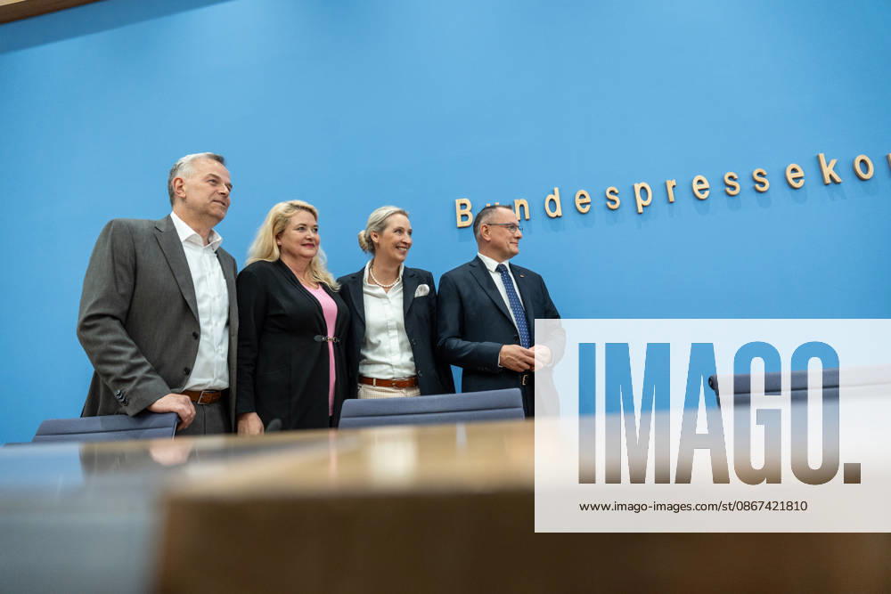 Alice Weidel, Federal Chairwoman of the AfD; Tino Chrupalla, Federal Chairman of the AfD; Leif Eric Holm, candidate for Minister-President in the Mecklenburg-Western Pomerania state election; and Kristin Brinker, lead candidate for the Berlin House of Representatives election, at the start of the Federal Press Confer