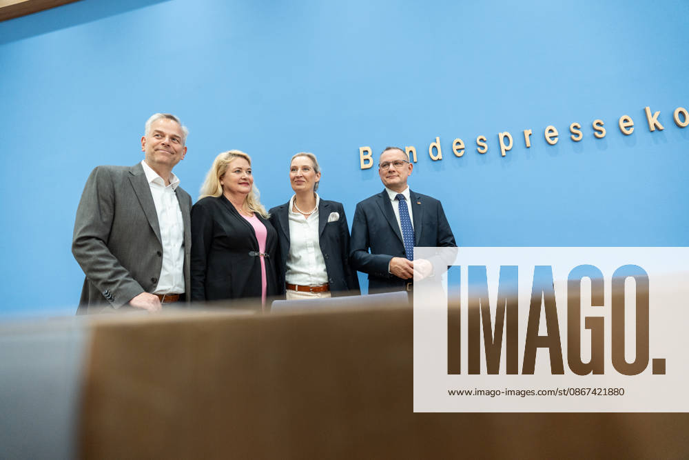 Alice Weidel, Federal Chairwoman of the AfD; Tino Chrupalla, Federal Chairman of the AfD; Leif Eric Holm, candidate for Minister-President in the Mecklenburg-Western Pomerania state election; and Kristin Brinker, lead candidate for the Berlin House of Representatives election, at the start of the Federal Press Confer