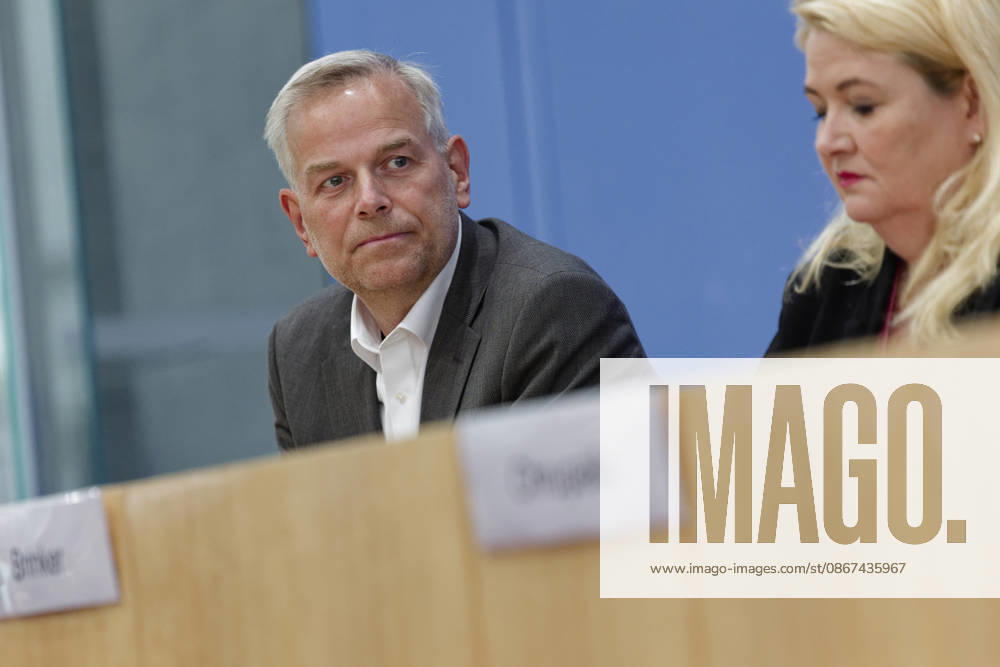 AfD Post-Election Analysis: Mecklenburg-Western Pomerania and Berlin, September 21, 2026, Germany, Berlin Federal Press Conference: AfD Post-Election Analysis of the State Election in Mecklenburg-Western Pomerania and the Berlin House of Representatives Election. Pictured: Leif Erik Holm, AfD candidate for the office of Minister-President in Mecklenburg-Western Pomerania, and Kristin