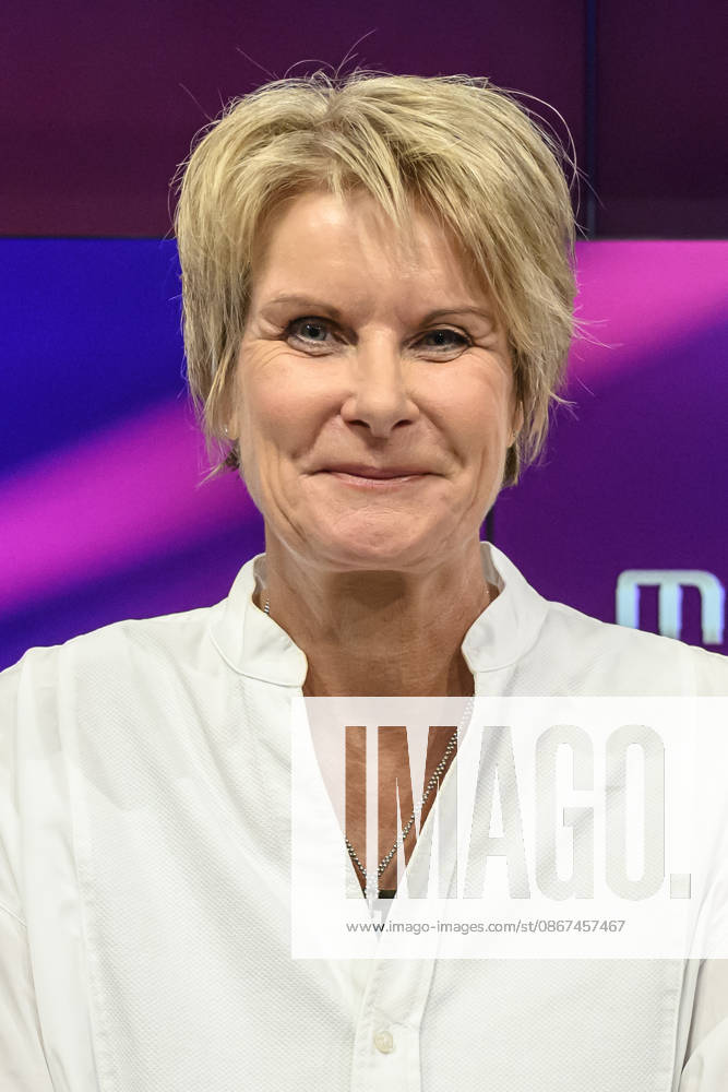 In the photo, from left: Susanne Gaschke, NZZ; GER; Berlin; studio; guest on Maischberger ; political talk show; TV; program; with host Sandra Maischberger; Das Erste; from Studio 20 in Adlershof, September 21, 2026,
