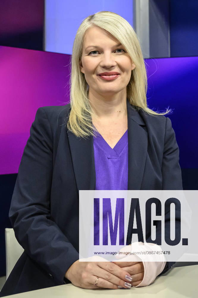 In the photo, from left: Annett Meiritz, Handelsblatt, GER, Berlin, studio, guest on Maischberger, political talk show, TV, program, with host Sandra Maischberger, Das Erste, from Studio 20 in Adlershof, September 21, 2026,