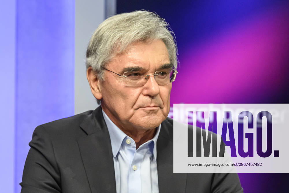 Pictured, from left: Joe Kaeser of Siemens Energy, GER, Berlin, studio, guest on *Maischberger*, political talk show, TV, program, with host Sandra Maischberger, *Das Erste*, filmed at Studio 20 in Adlershof on September 21, 2026,