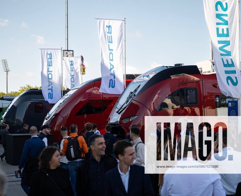 (260922) -- BERLIN, Sept. 22, 2026 -- People visit the 2026 International Trade Fair for Transport Technology (InnoTrans 2026) in Berlin, Germany, Sept. 22, 2026. The fair kicked off here on Tuesday and will last until Sept. 25. ) GERMANY-BERLIN-INNOTRANS 2026-OPENING ZhangxHaofu