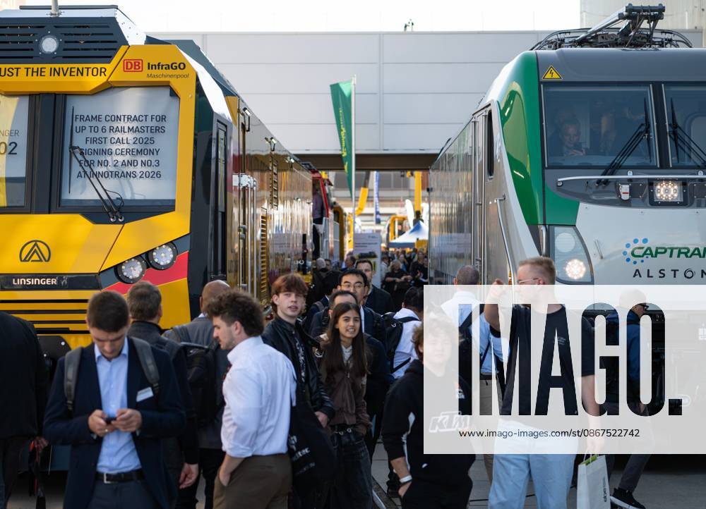 (260922) -- BERLIN, Sept. 22, 2026 -- People visit the 2026 International Trade Fair for Transport Technology (InnoTrans 2026) in Berlin, Germany, Sept. 22, 2026. The fair kicked off here on Tuesday and will last until Sept. 25. ) GERMANY-BERLIN-INNOTRANS 2026-OPENING ZhangxHaofu