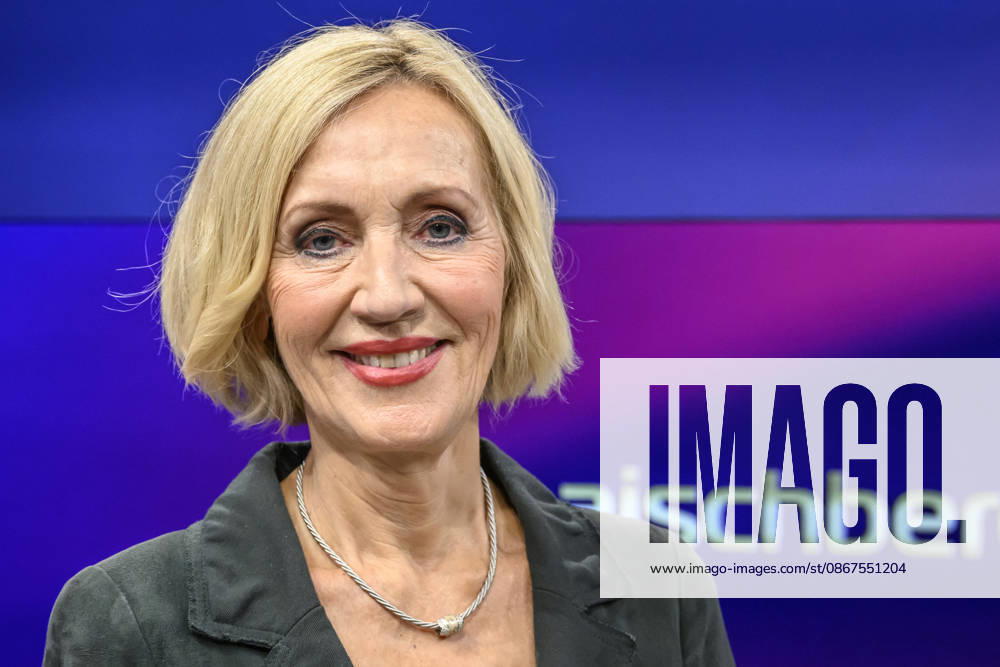 Pictured, from left: Petra Gerster, host and author, GER, Berlin, studio, guest on *Maischberger*, political talk show, TV, program, hosted by Sandra Maischberger, *Das Erste*, from Adlershof, Am Studio 20, September 22, 2026,
