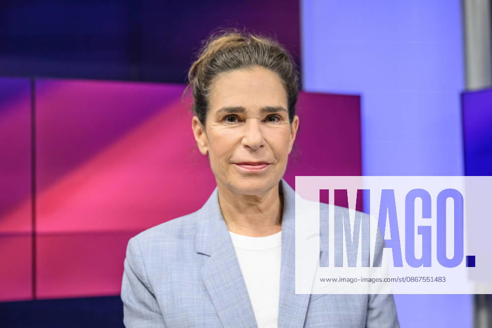 Pictured, from left: Dagmar Rosenfeld, Machtwechsel podcast, Germany, Berlin, studio; guest on Maischberger, a political talk show, TV program, hosted by Sandra Maischberger, Das Erste, from Adlershof – At Studio 20, September 22, 2026,