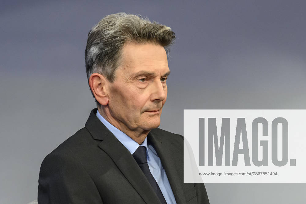 Pictured, from left: Rolf Mützenich, SPD, former parliamentary group leader, GER, Berlin, studio, guest on *Maischberger*, political talk show, TV, program, with host Sandra Maischberger, Das Erste, from Studio 20 in Adlershof, September 22, 2026,