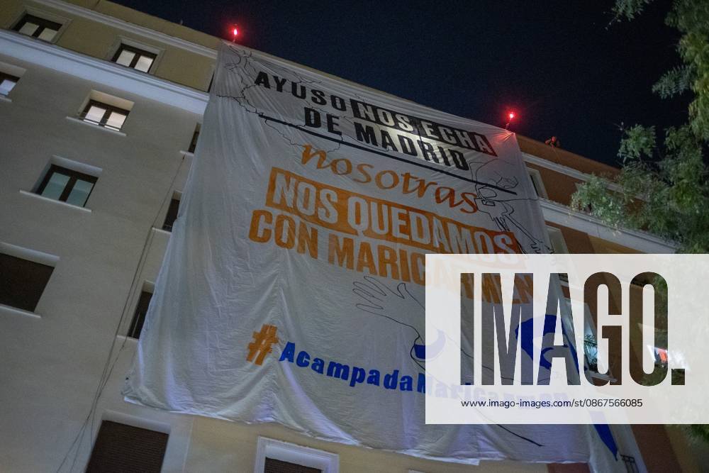 Rally against Maricarmen’s eviction and in defense of the right to housing in Madrid, Spain - 22 Sep 2026 Activists unfurl a banner on the façade of the building where Maricarmen lives. A rally held under the slogan Maricarmen Stays. The eviction of Maricarmen—an 87-year-old resident of Madrid’s Retiro neighborhood—is currently on temporary hold while the Tenants Union and local residents mobilize to prevent her ousting by a real estate investment fund. Madrid Spain