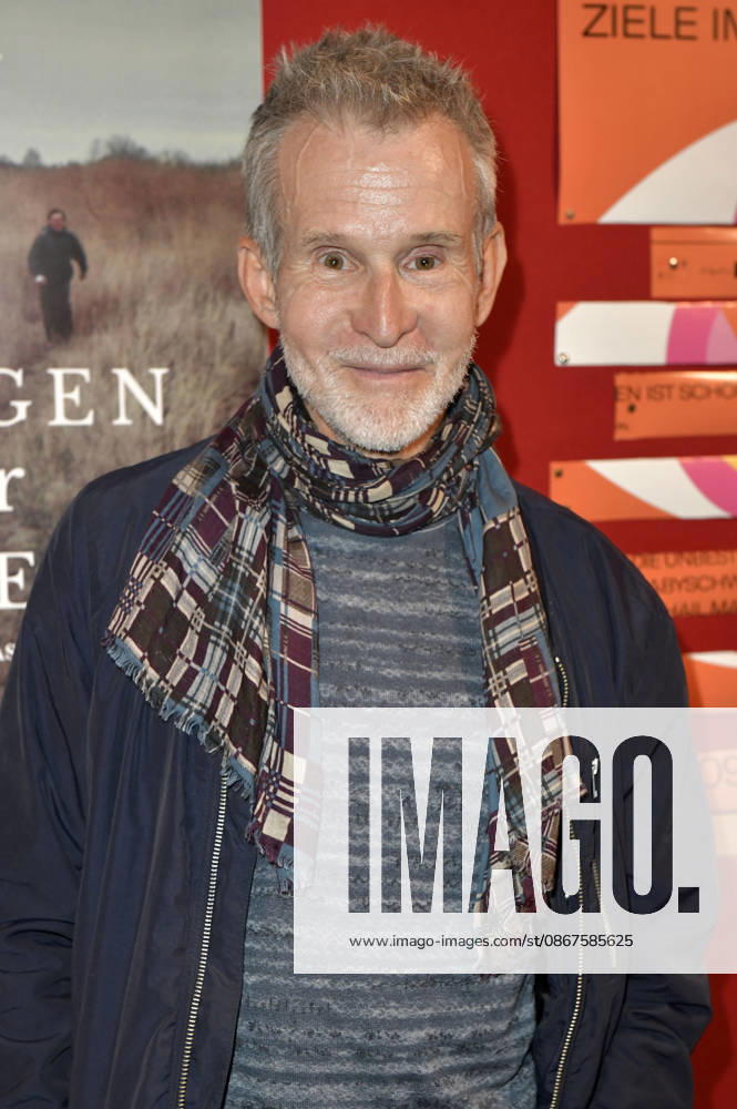Ulrich Matthes at the premiere of the movie *Morgen war Krieg* at the Delphi Lux in Berlin, September 22, 2026 Foto:xM.xBehrensx xFuturexImagex krieg_6908