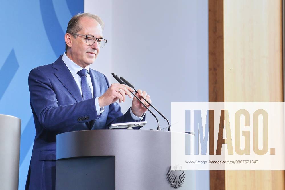 Federal Ministry of the Interior Statement on the Action Plan Against Social Benefits Fraud Federal Minister of the Interior Alexander Dobrindt (CSU)