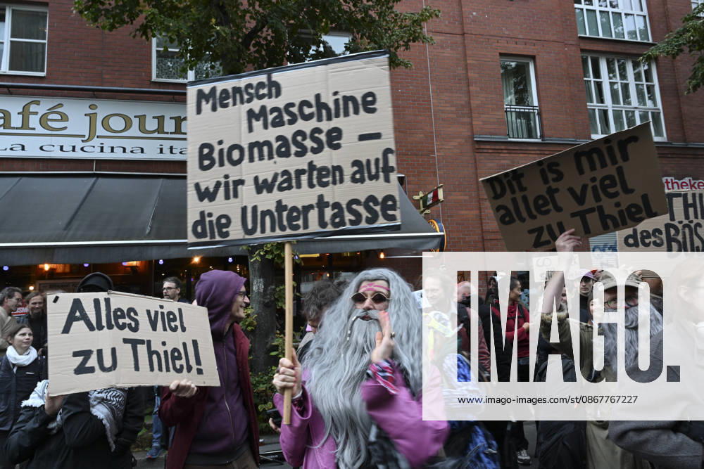 Protest held against Peter Thiel receiving 2026 Axel Springer Award BERLIN, GERMANY - SEPTEMBER 24: Protesters gather near the Axel Springer building, against US investor and Palantir co-founder Peter Thiel receiving the 2026 Axel Springer Award. Demonstrators criticize Thiel and Palantir s activities and carry various banners and placards, in Berlin, capital of Germany, on September 24, 2026. Halil Sagirkaya Anadolu Berlin Germany. Editorial use only. Please get in touch for any other usage.