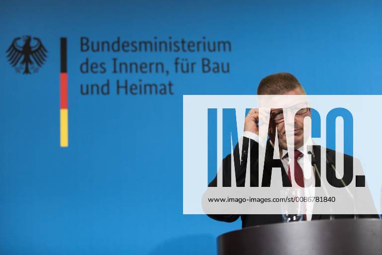 Thomas Haldenwang during the presentation of the new President of the Federal Office for the Protection of the Constitution on 15 11 2018 at the Ministry of the Interior in Berlin Germany After former President Hans Georg Maassen was relieved of his post, former Vice President Thomas Haldenwang has now been appointed President of the Federal Office for the Protection of the Constitution