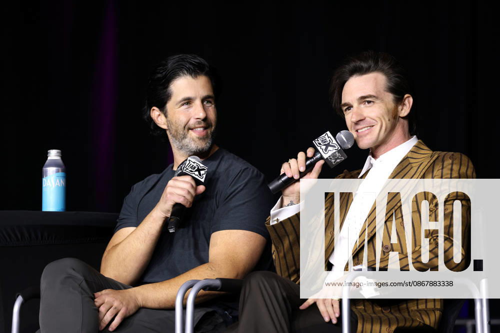 Actors JOSH PECK and DRAKE BELL speak at the 2026 FanX Salt Lake City at the Salt Palace Convention Center. Salt Lake City USA - ZUMAg247 20260925_znp_g247_026