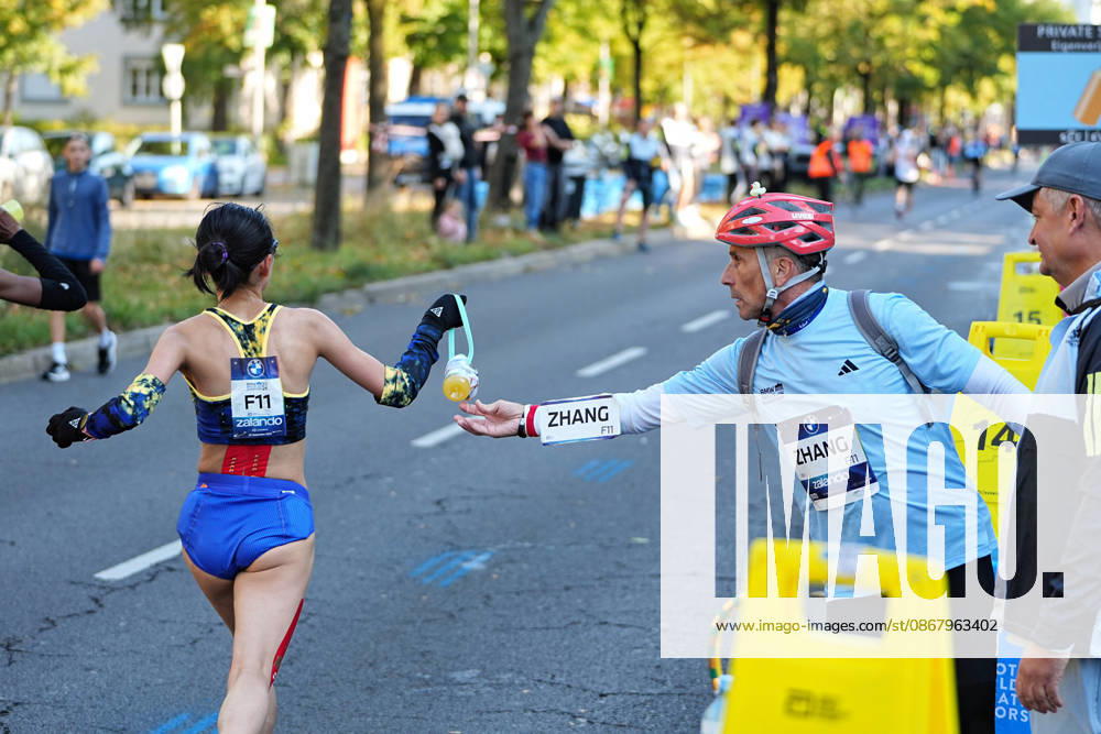 Berlin, September 27, 2026, 52nd BMW Berlin Marathon, Scenes from Hohenzollerndamm in the Wilmersdorf district