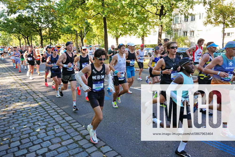 Berlin, September 27, 2026, 52nd BMW Berlin Marathon, Scenes from Hohenzollerndamm in the Wilmersdorf district
