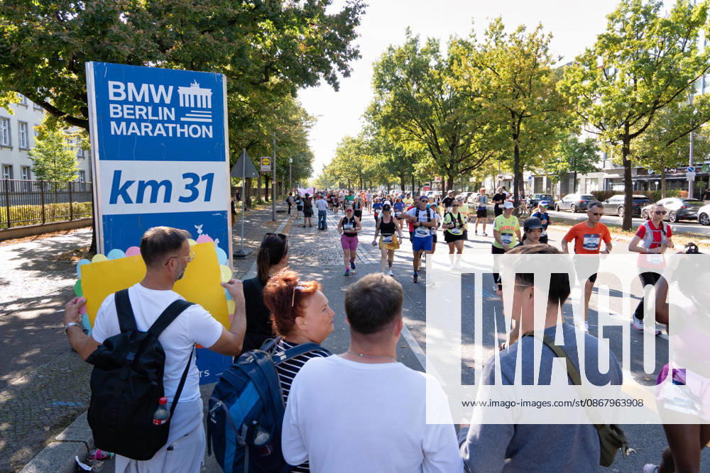 Berlin, September 27, 2026, 52nd BMW Berlin Marathon, Scenes from Hohenzollerndamm in the Wilmersdorf district