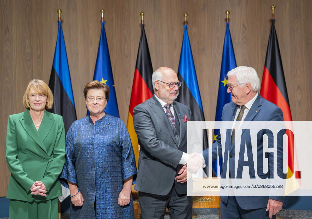 President Steinmeier Meets Alar Karis EUR, Germany, Berlin, June 25, 2026 Photo: Elke Büdenbender, Sirje Karis, Alar Karis, and President Steinmeier Frank-Walter Steinmeier welcomes Alar Karis, President of the Republic of Estonia, who signs the guest book