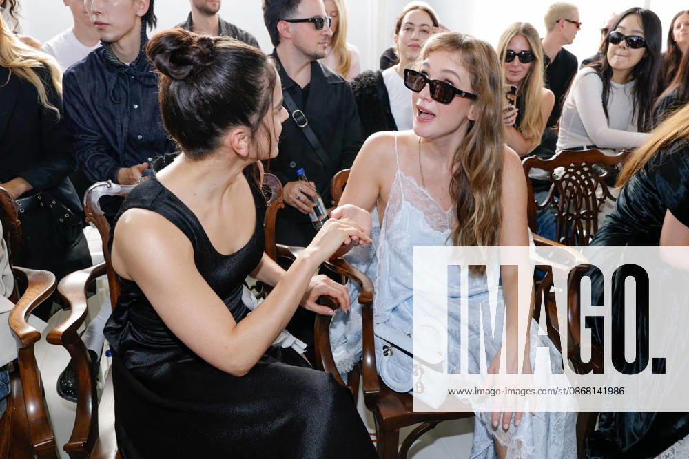 Singer Rosalia and Jennifer Lawrence in the front row at the Christian Dior Spring Summer 2027 Women s Ready-to-Wear Collection fashion show during Paris Fashion Week (PFW) at the Tuileries Garden, on September 29, 2026. Olivier Borde, Bestimage. Front row of the Christian Dior Women’s Ready-to-Wear Spring Summer 2027 Collection fashion show during Paris Fashion Week in Paris, France.