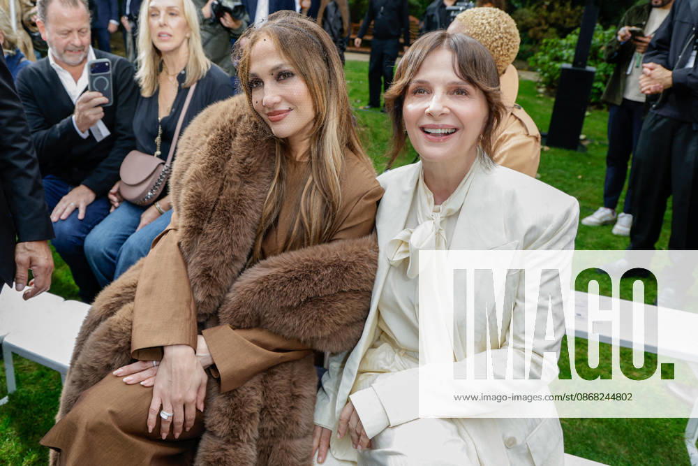 Jennifer Lopez and Juliette Binoche in the front row at the Stella McCartney Women s Ready-to-Wear Spring Summer 2027 Collection fashion show during Paris Fashion Week, September 30, 2026 Olivier Borde Bestimage Front Row at the Stella McCartney Women’s Ready-to-Wear Spring Summer 2027 Collection fashion show during Paris Fashion Week, September 30, 2026, Paris, France