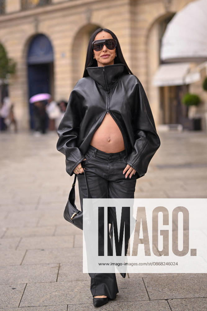Sabrina Sato, who is pregnant, arrives for a fitting at the Schiaparelli house during Paris Fashion Week (PFW) on September 30, 2026. Pierre Perusseau, Bestimage. A pregnant Sabrina Sato arrives for a fitting at the Schiaparelli house during Paris Fashion Week (PFW) in Paris, France.