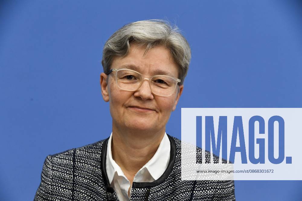 ABB BPK Regina Therese Riphahn, German economist; Topic: Presentation of a report on post-infectious diseases—care, research, and prevention—using Long COVID as an example, at the BPK (Federal Press Conference) in Berlin on October 1, 2026, Berlin, Germany