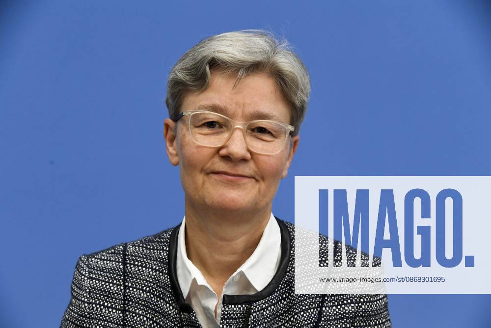 ABB BPK Regina Therese Riphahn, German economist; Topic: Presentation of a report on post-infectious diseases—care, research, and prevention—using Long COVID as an example, at the BPK (Federal Press Conference) in Berlin on October 1, 2026, Berlin, Germany