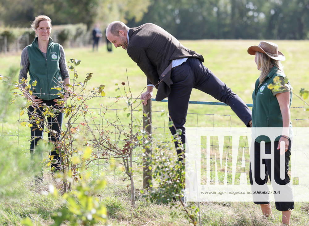 The Prince Of Wales Visits Monmouthshire And Herefordshire ABERGAVENNY, WALES - OCTOBER 01: Prince William, Prince Of Wales climbs over a wire fence during a visit to the charity Stump Up For Trees, to hear about the charity s goal of planting one million native trees across South Wales, at White Castle Farm on October 01, 2026 in Abergavenny, Wales. The Prince of Wales also visited the region to meet with those tackling the threat of flooding caused by extreme weather conditions., Credit:Chris Jackson PA ROTA - B68 Avalon United Kingdom, Wales, Abergavenny
