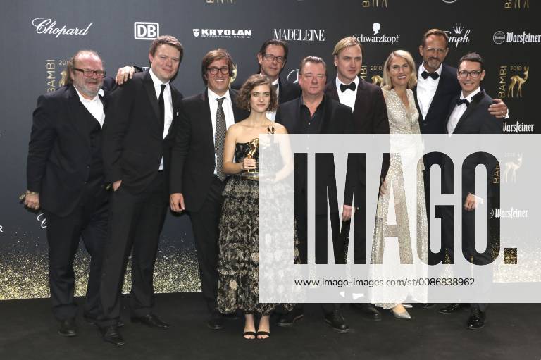 Liv Lisa Fries Peter Kurth and Lars Eidinger with cast and team from Babylon Berlin at the 70 Bambi Award 2018 at the Stage Theater am Potsdamer Platz Berlin 16 11 2018 Foto:xA.xFuturexImage