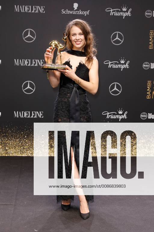 Paula Beer at the Bambi 2018 award ceremony on 16 11 2018 in Berlin Bambi 2018 award ceremony in Berlin