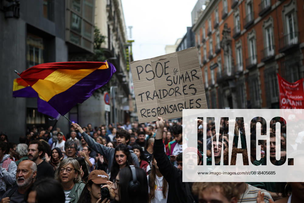 Protests Outside Congress Ahead of the Vote on Housing Decrees Dozens of people march in a protest toward the Congress of Deputies on October 2, 2026, in Madrid, Spain. The Madrid Tenants’ Union has organized a protest outside the Congress of Deputies to demand a vote in favor of the two housing decrees proposed by the government this week. OCTOBER 2, 2026 Alejandro Martínez Vé Madrid, Madrid, Spain